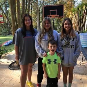 Meet your Posher, Sandra